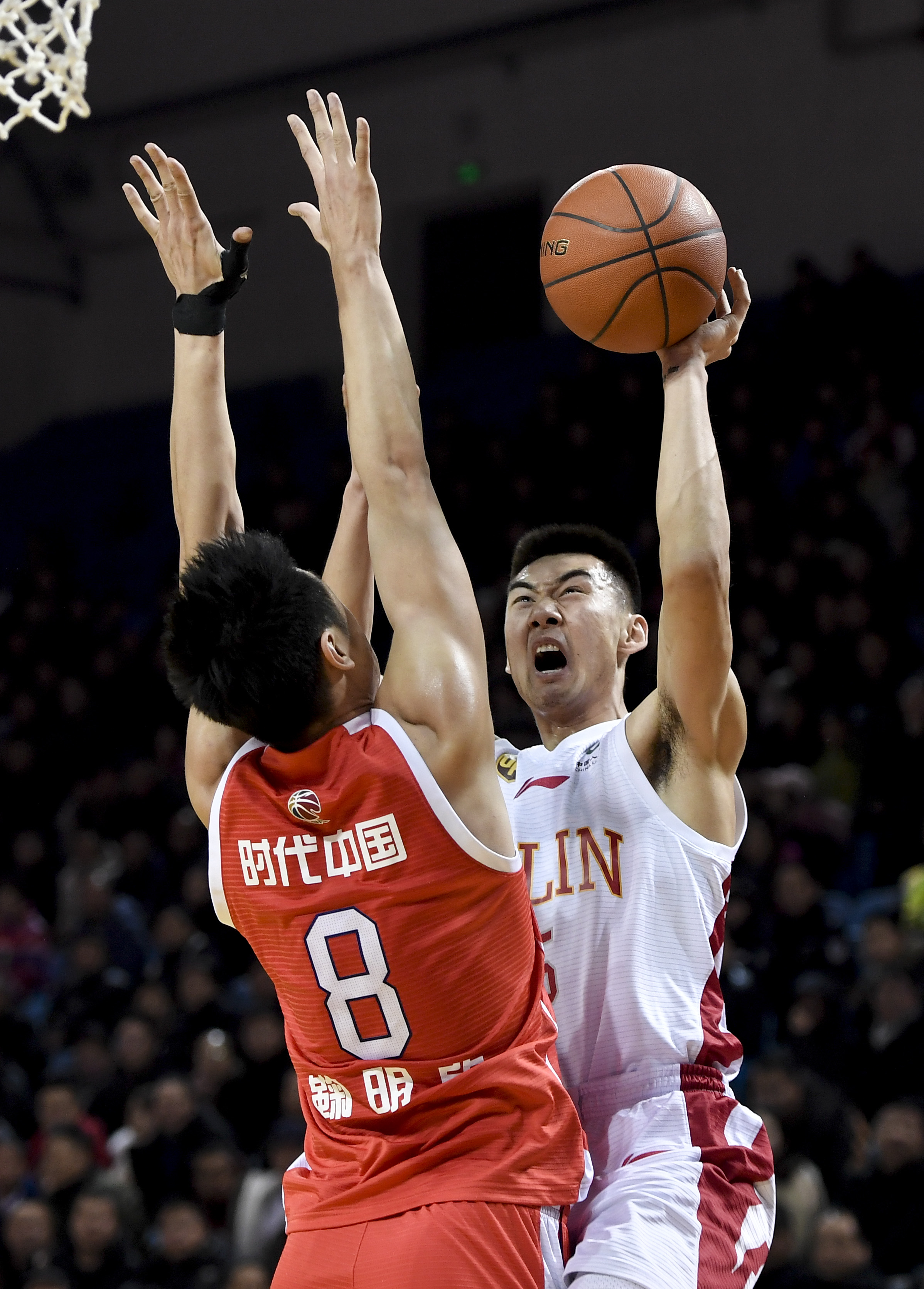 场上两家频 场上两家频