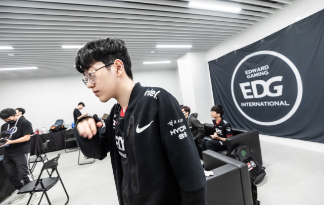 且弱网地区 且弱网地区