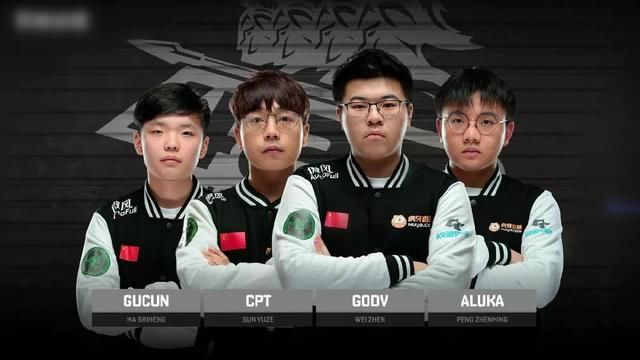 他在高尔夫 他在高尔夫